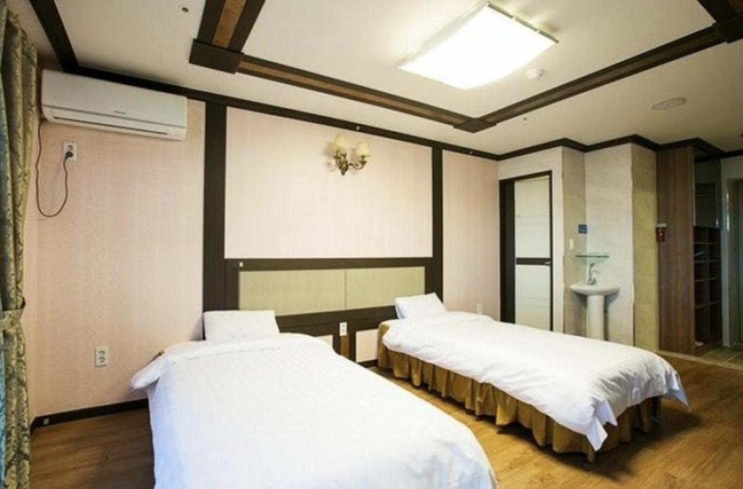 Jeju Ts Youth Hostel & Resort Szogüpho Kültér fotó