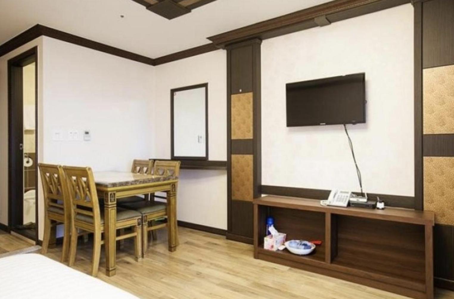 Jeju Ts Youth Hostel & Resort Szogüpho Kültér fotó