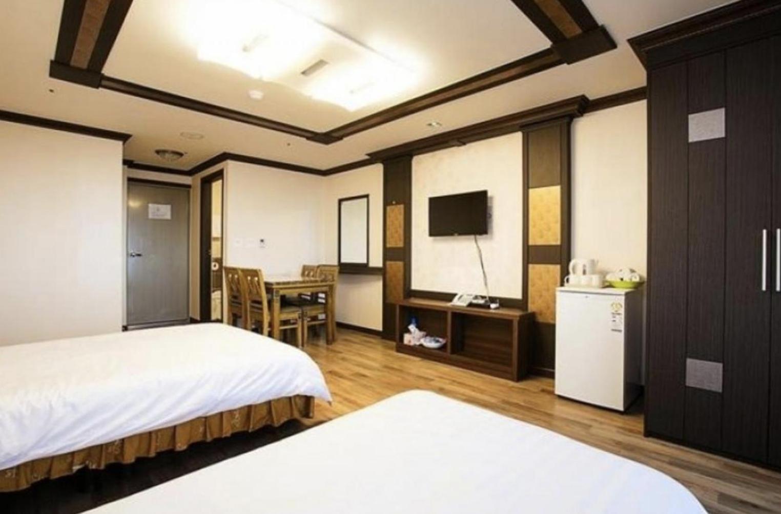 Jeju Ts Youth Hostel & Resort Szogüpho Kültér fotó