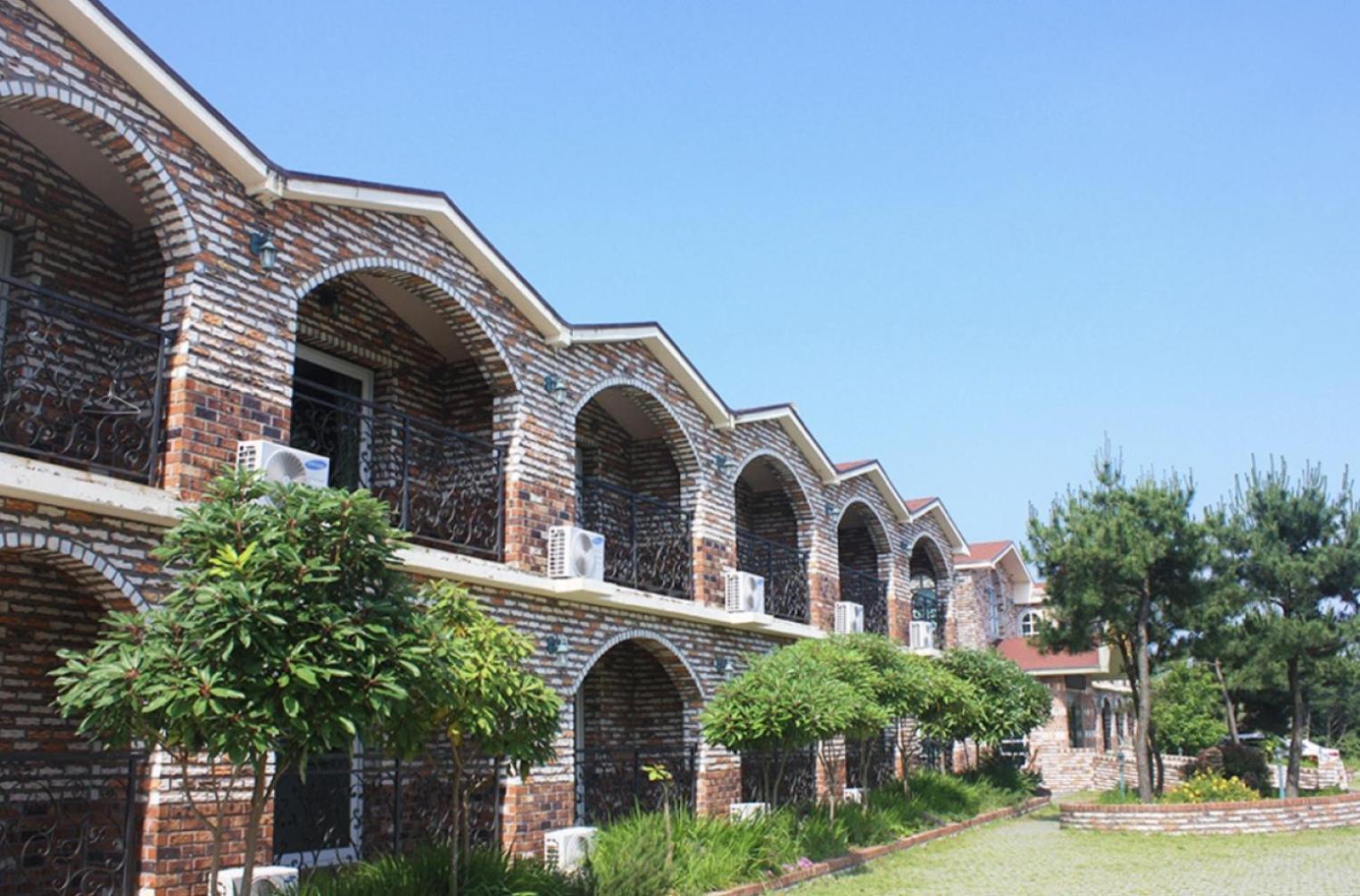 Jeju Ts Youth Hostel & Resort Szogüpho Kültér fotó