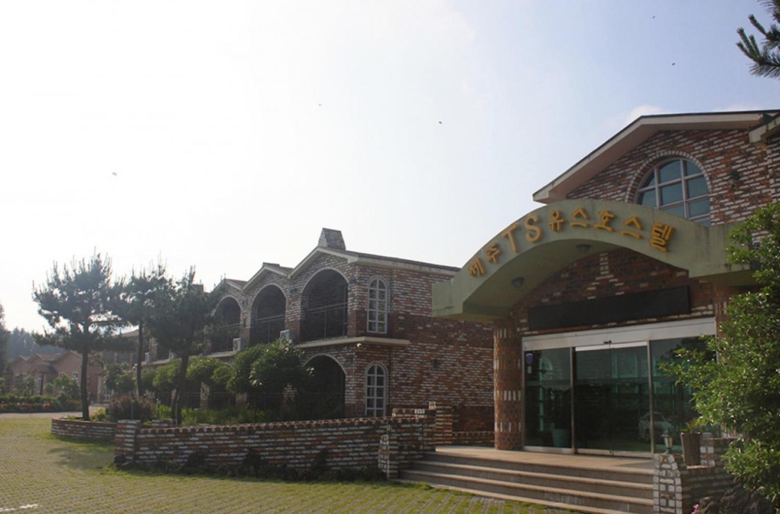 Jeju Ts Youth Hostel & Resort Szogüpho Kültér fotó