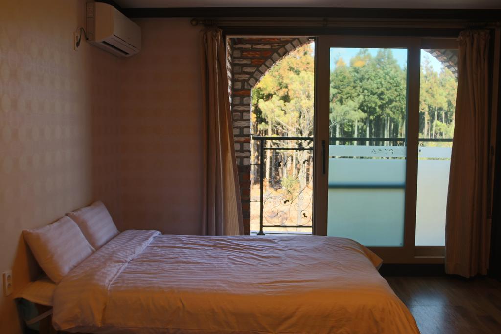 Jeju Ts Youth Hostel & Resort Szogüpho Kültér fotó