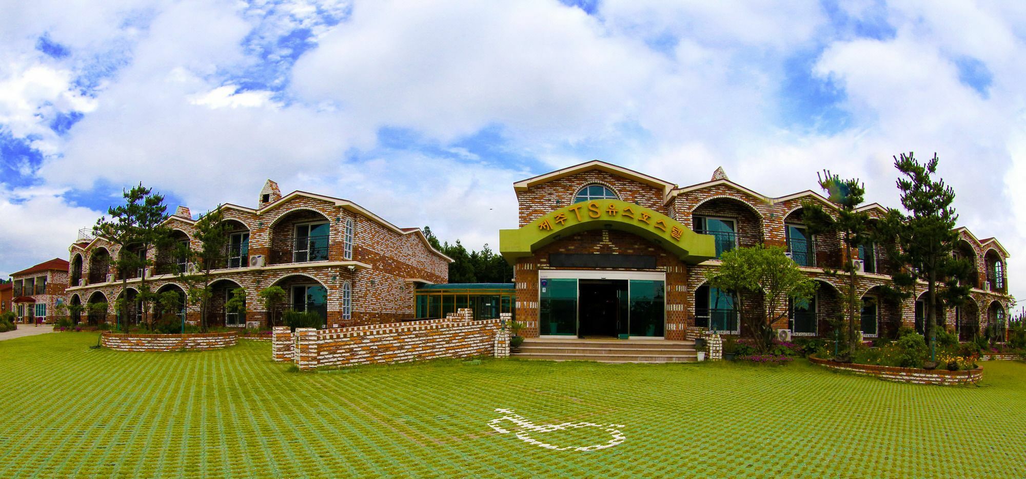 Jeju Ts Youth Hostel & Resort Szogüpho Kültér fotó