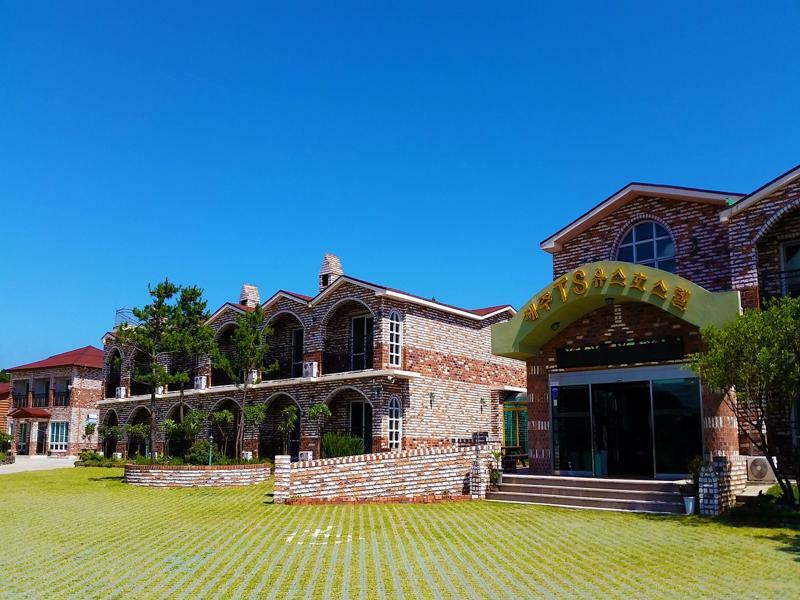 Jeju Ts Youth Hostel & Resort Szogüpho Kültér fotó
