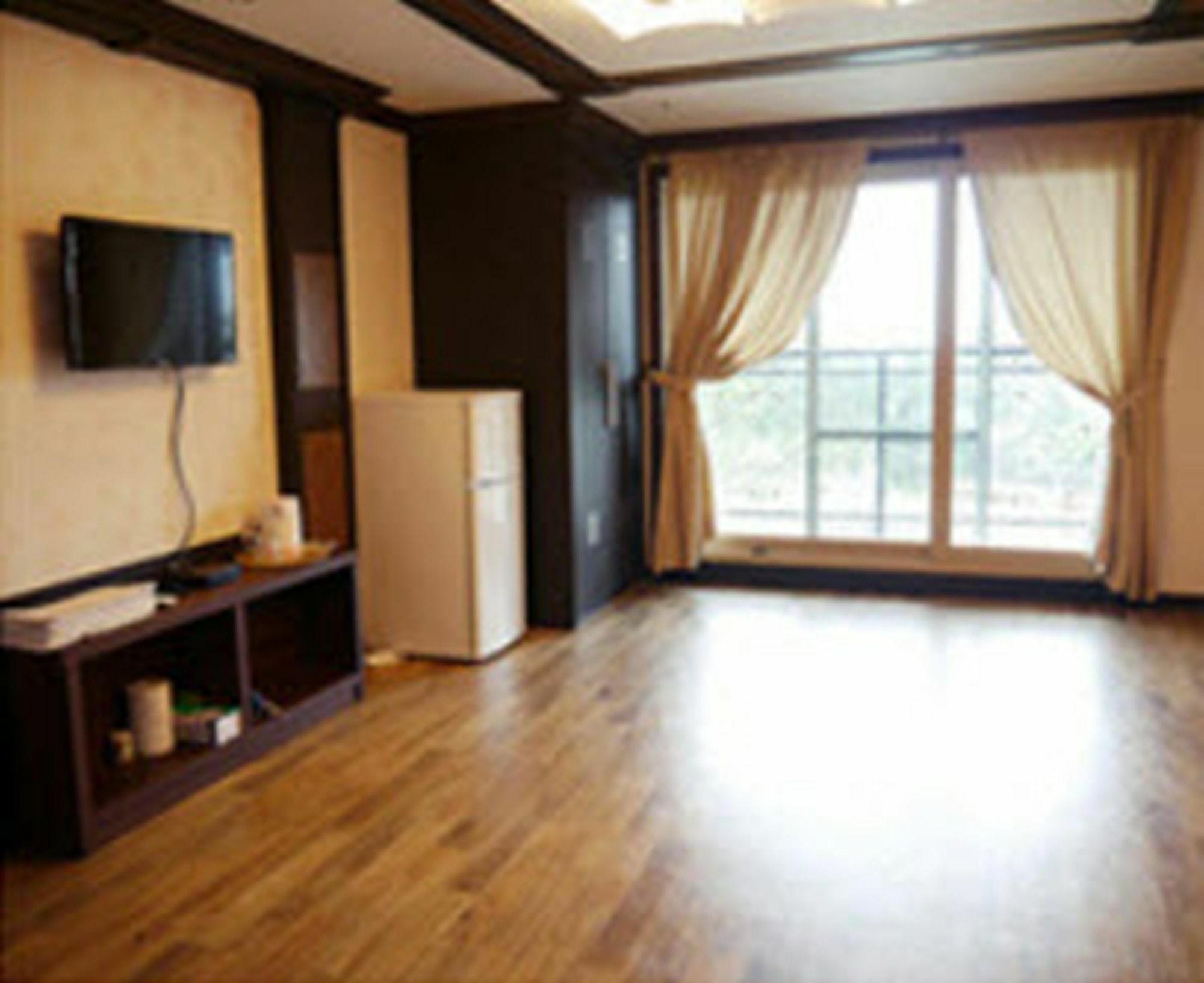Jeju Ts Youth Hostel & Resort Szogüpho Kültér fotó